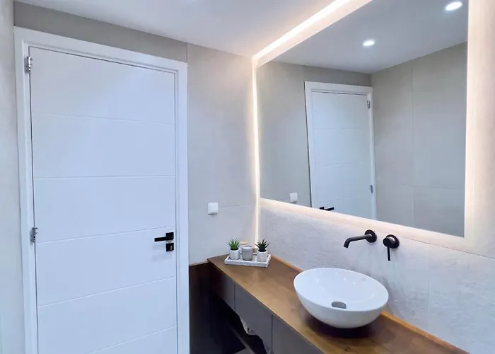 Aleni 1 * Rhodes City