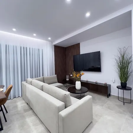 Appartement Aleni 1 *